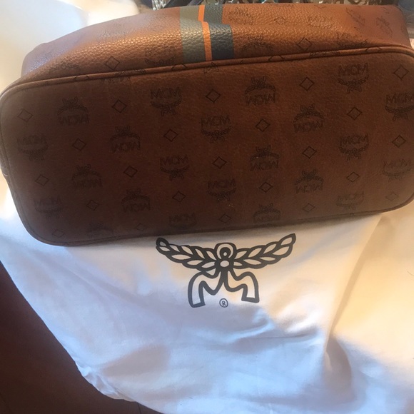 🔥1 DAY SALE ONLY🔥 LIMITED EDITION MCM - Picture 6 of 8